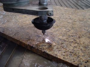 استخراج سنگ با روش فشار آب